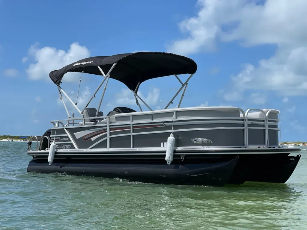 23ft Ranger pontoon boat