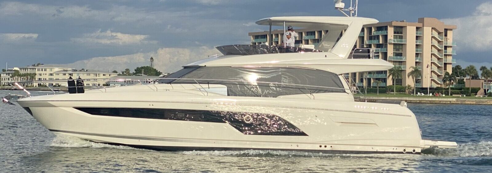 2022 Prestige 590 Luxury Yacht
